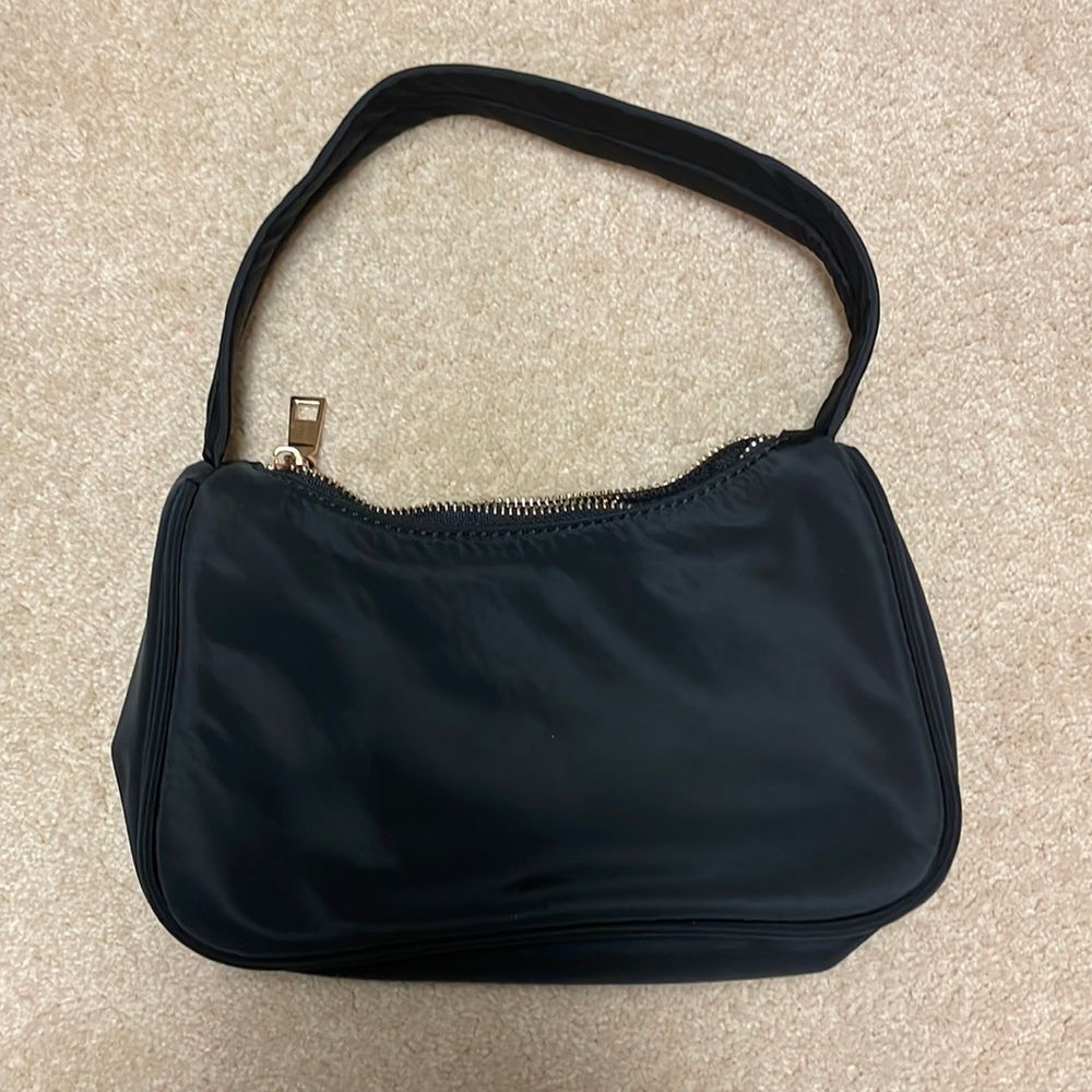 Black shoulder bag
